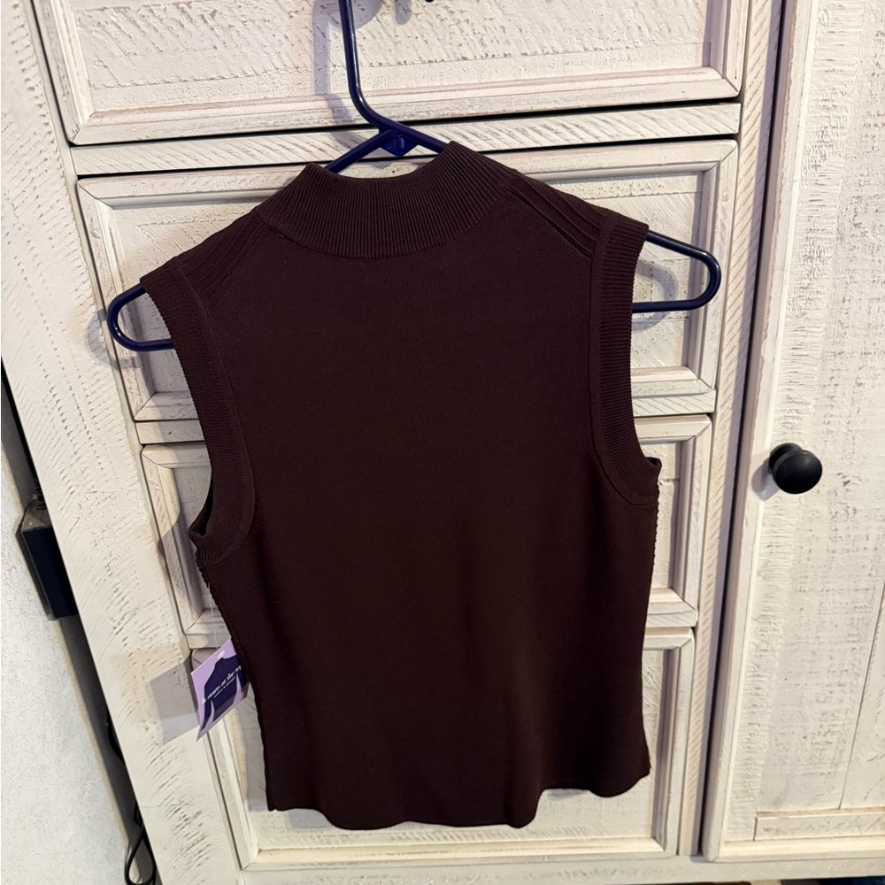 Cable & Gauge Dark Brown Sleeveless Turtleneck Sweater